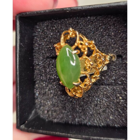 Vintage Gold Plated Green Stone Ring Size 6.5 Elegant Filigree Design Exquisite - Picture 2 of 11